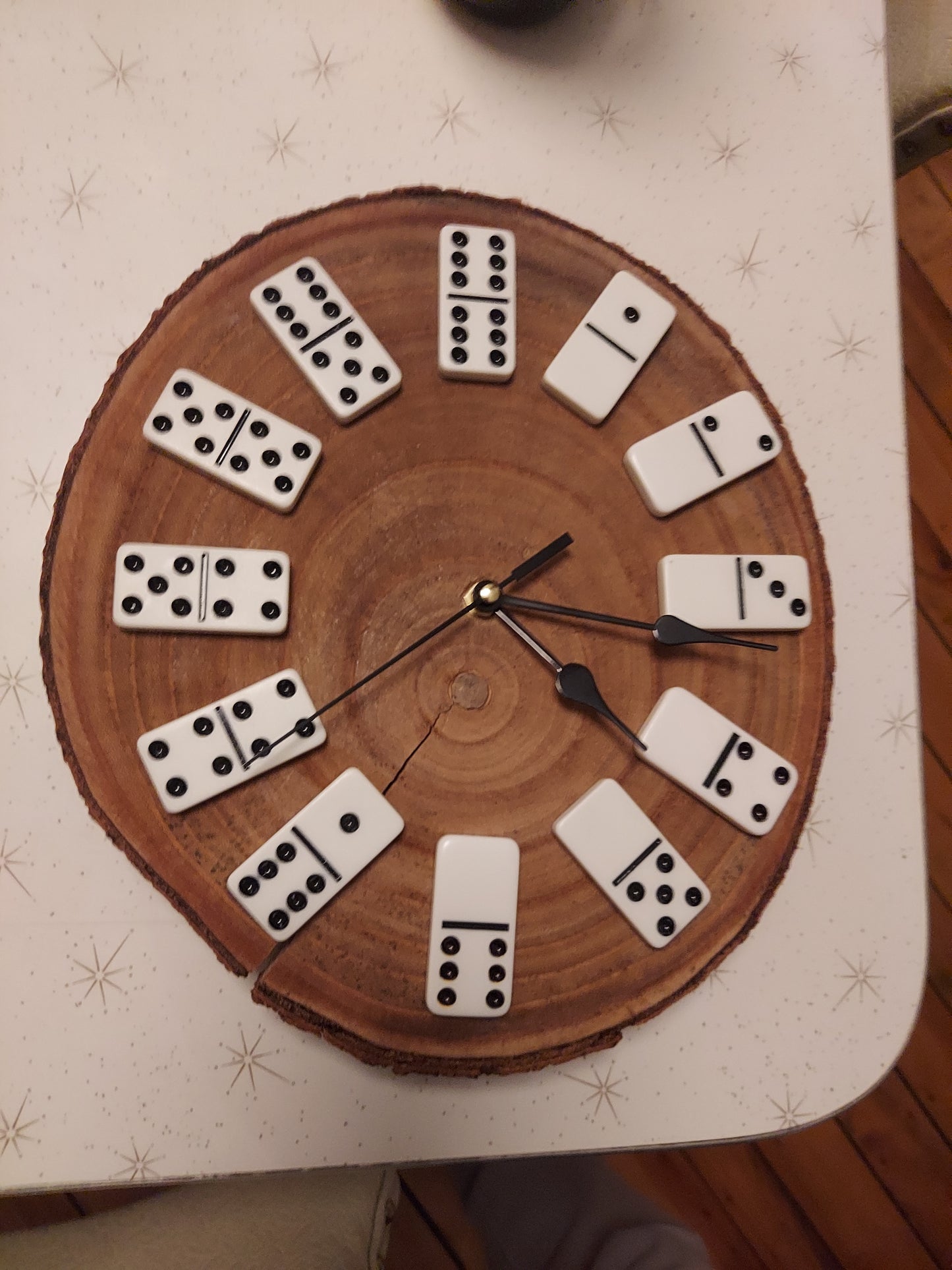 Domino clock
