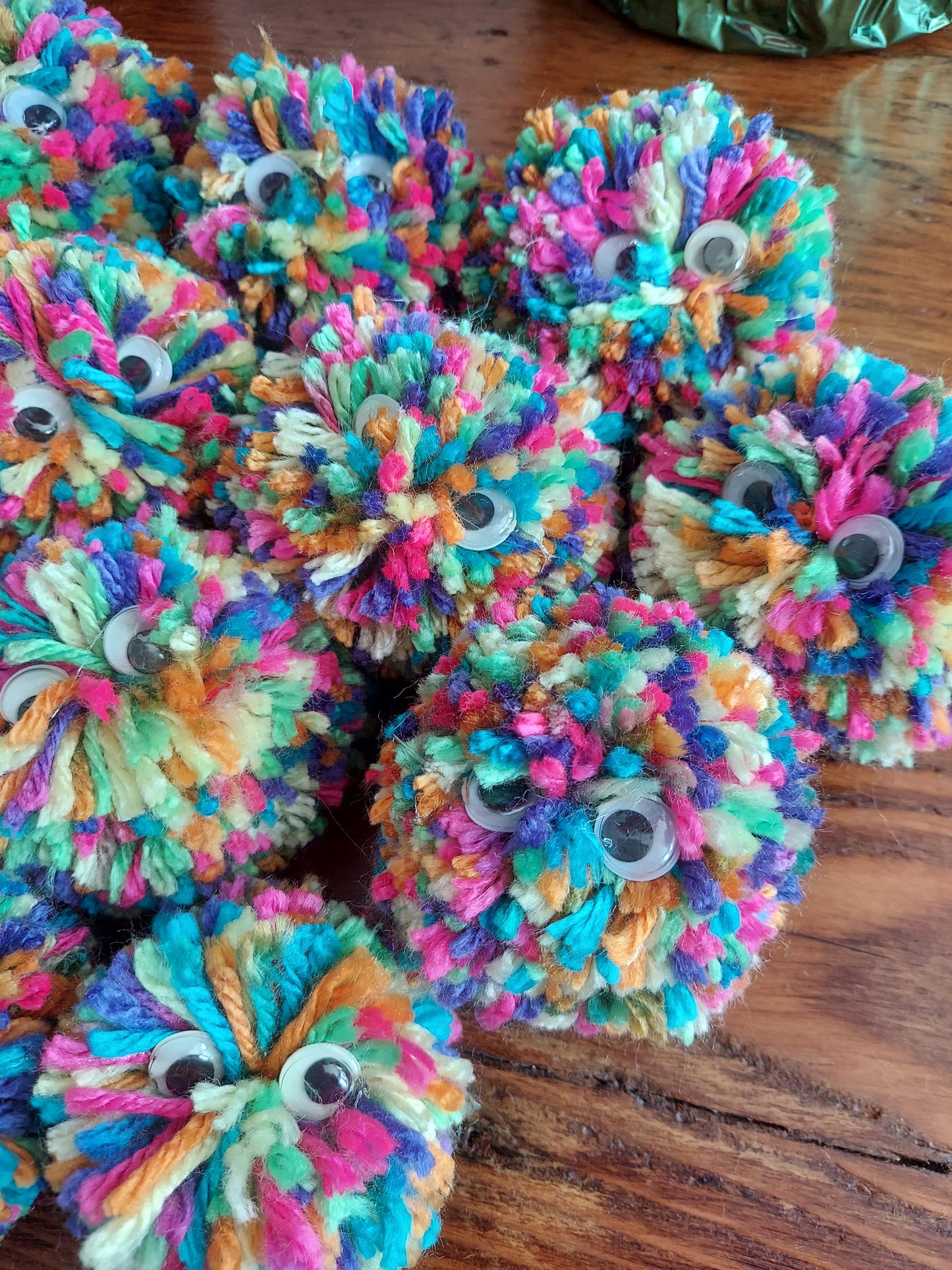 Comfort Poms with Eyes