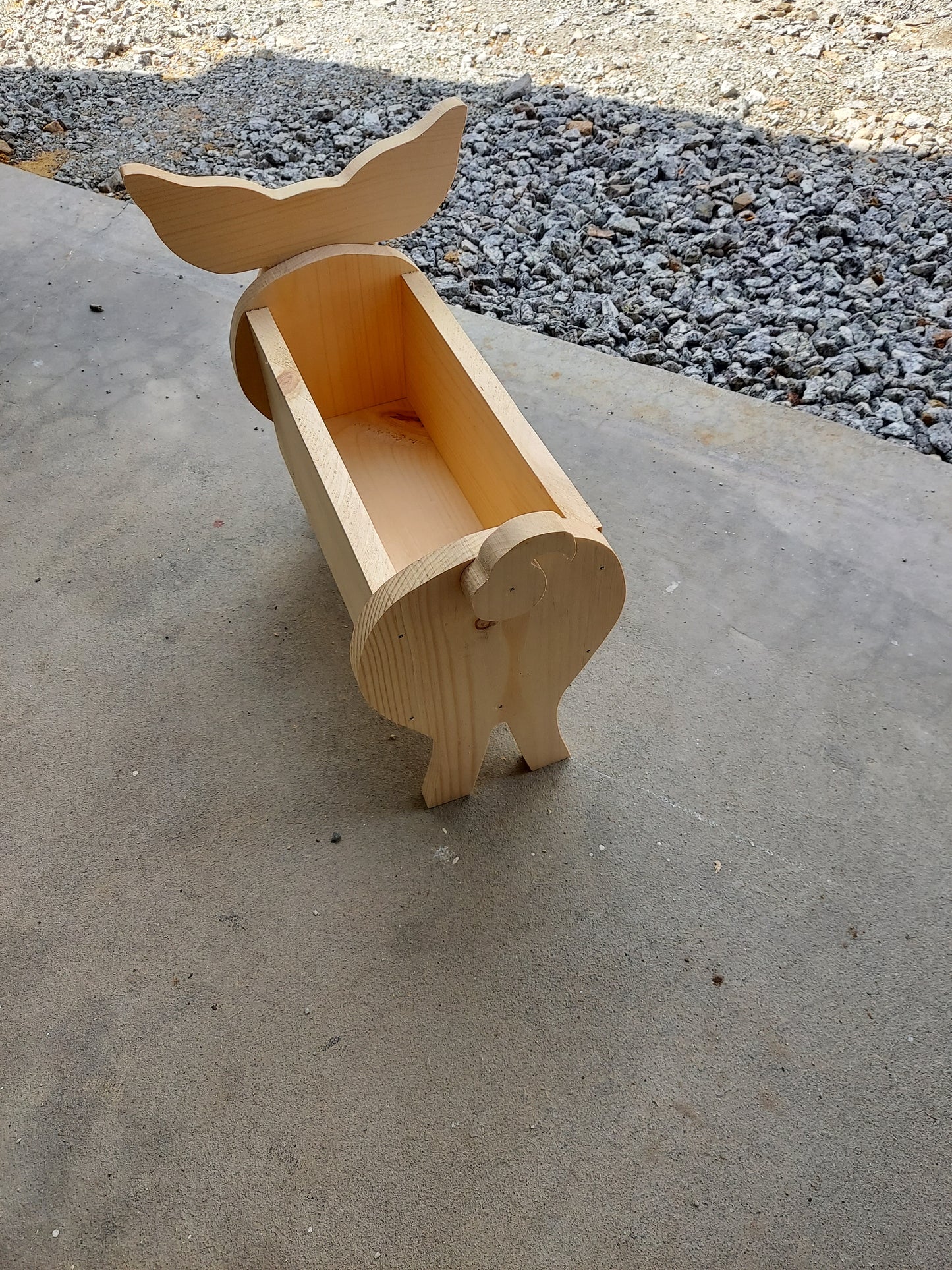 Pig planter Wood