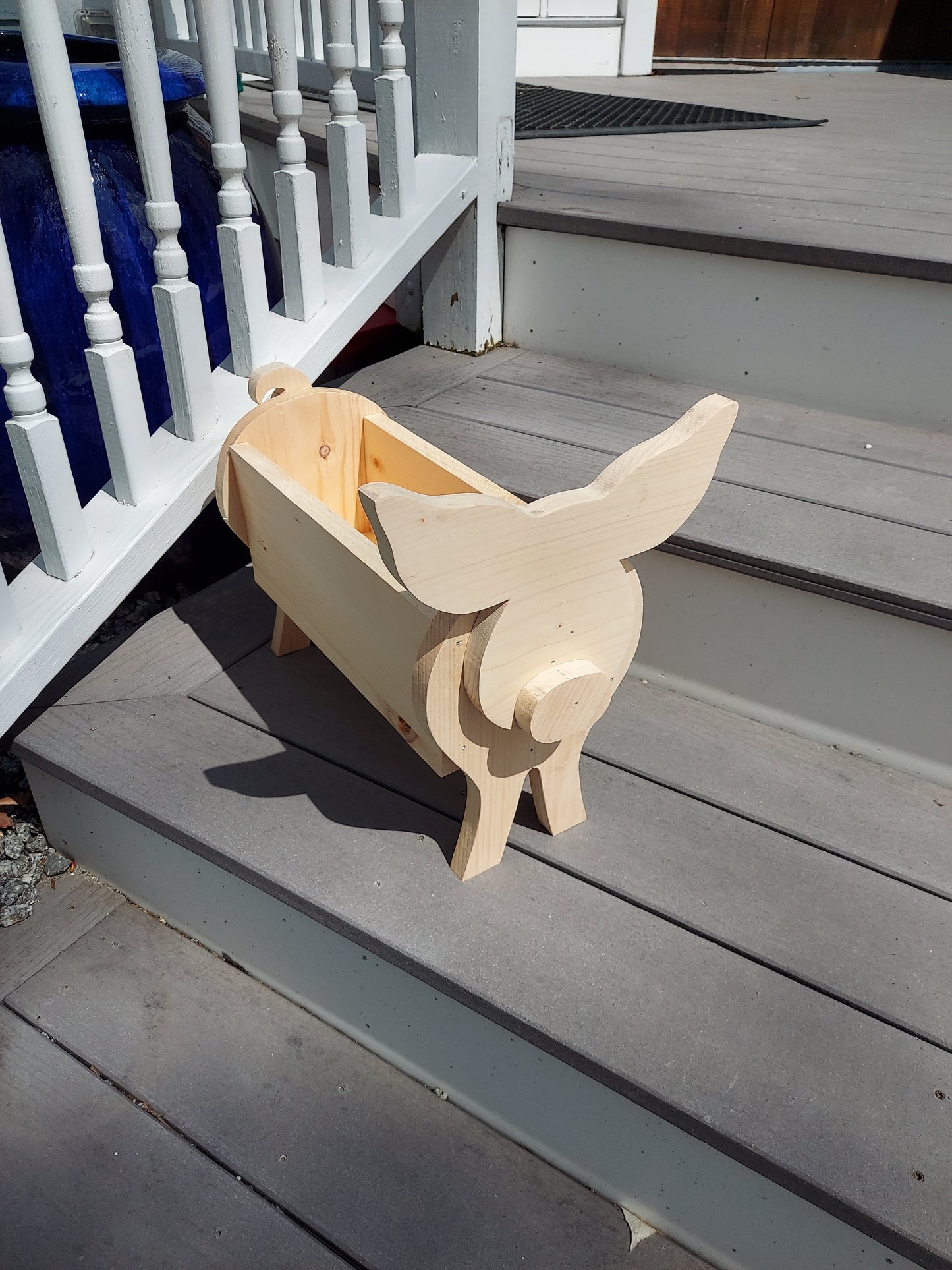 Pig planter Wood