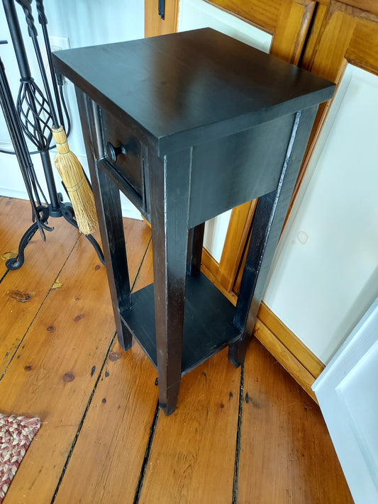 Pine End Table with Drawer