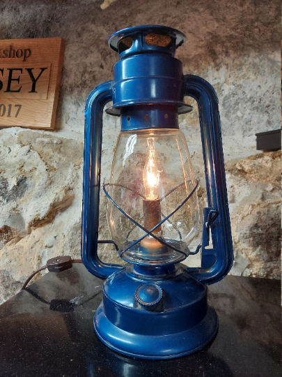 Oil lantern lamp